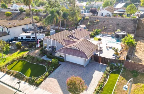 5752 Golden Avenue, Riverside, CA 92505