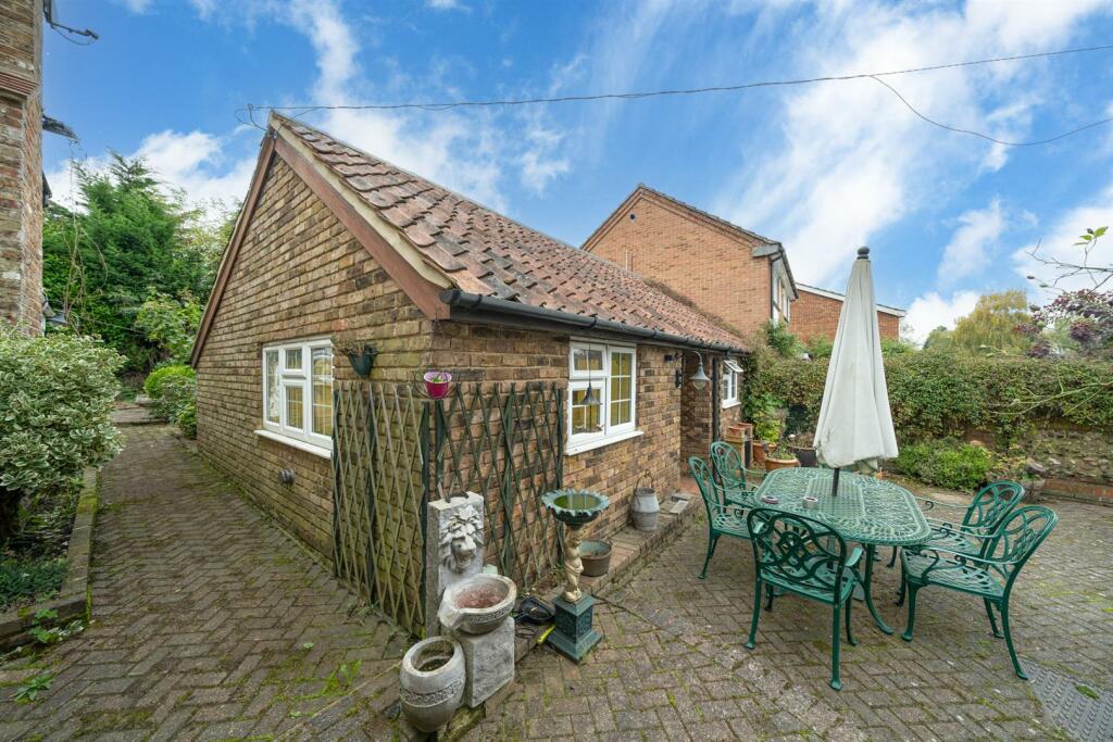 Additional image 31 of High Street, London Colney, St. Albans