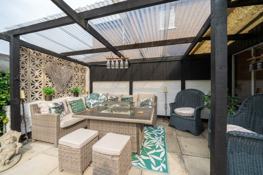 Additional image 37 of Mile House Lane, St Albans