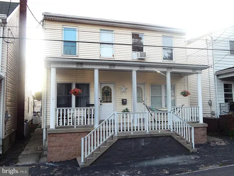 Primary image of 106 N 4th Street, Frackville, PA 17931
