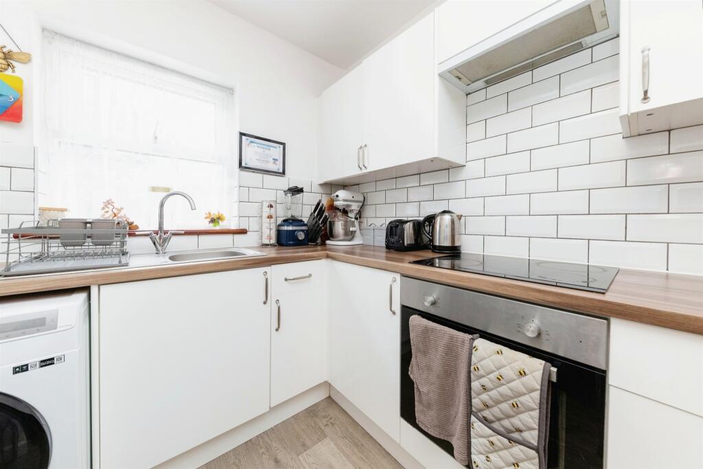 Additional image 15 of Woodhall Lane, Welwyn Garden City