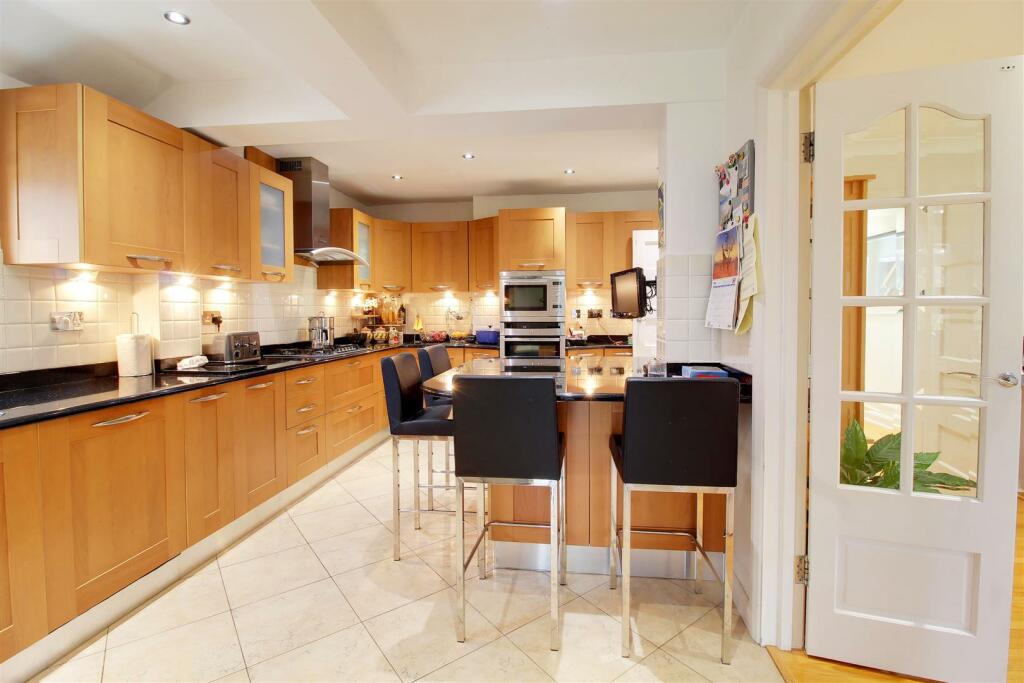 Additional image 13 of Moffats Lane, Brookmans Park,