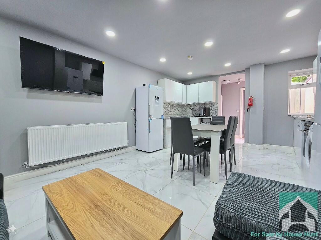 Heeley Road, Selly Oak, Birmingham, B29 6EN