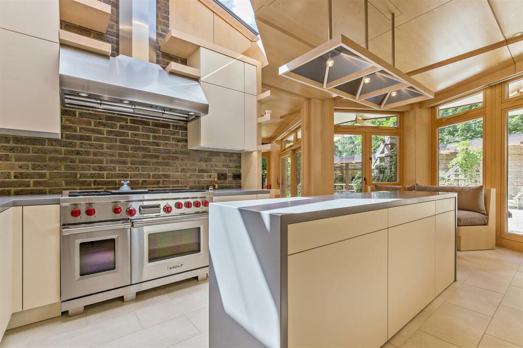 Additional image 11 of Pondwicks Close, St.Albans