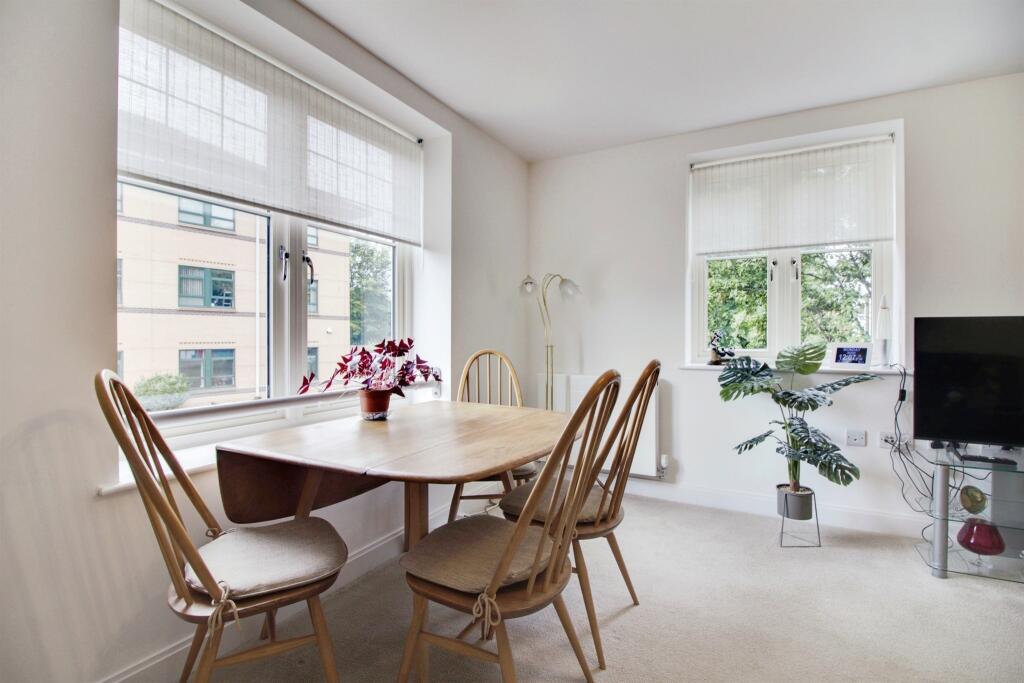 Additional image 3 of Great North Road, Hatfield