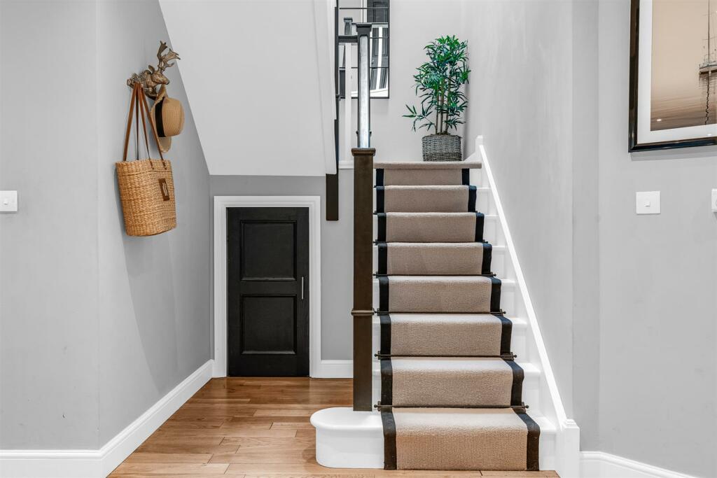 Additional image 16 of Canonsfield Road, Welwyn