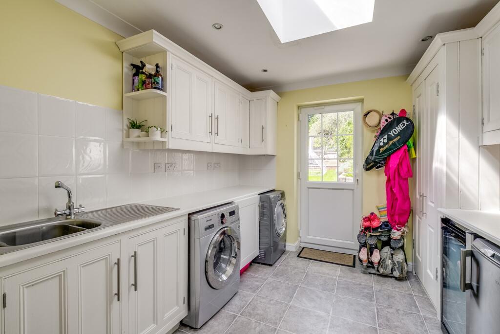 Additional image 15 of Dellcott Close, West Side, Welwyn Garden City, Hertfordshire, AL8