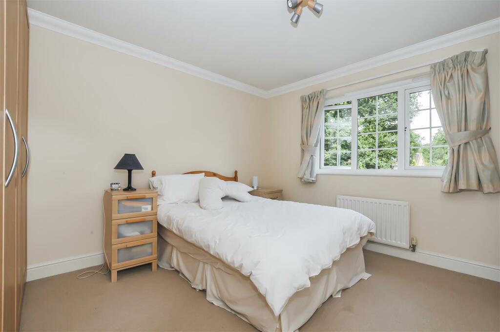 Additional image 9 of Jays Close, Bricket Wood, St. Albans