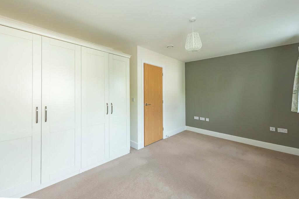 Additional image 7 of Mortimer Crescent, Kings Park, St. Albans, Hertfordshire, AL3