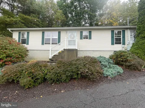 707 Peacock Street, Pottsville, PA 17901