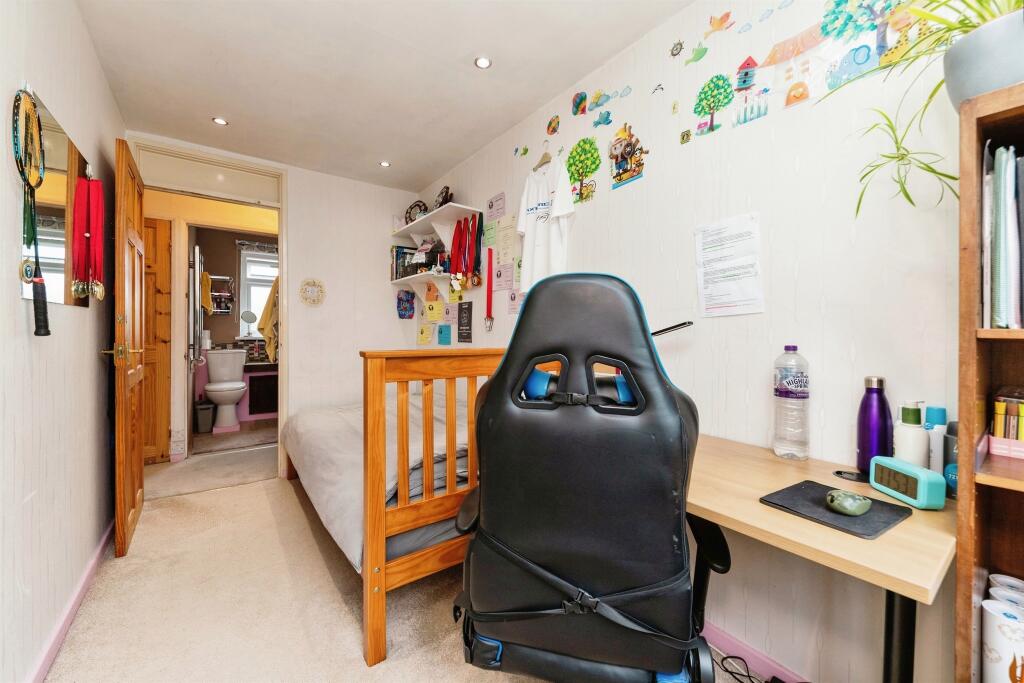 Additional image 11 of Martin Close, Hatfield