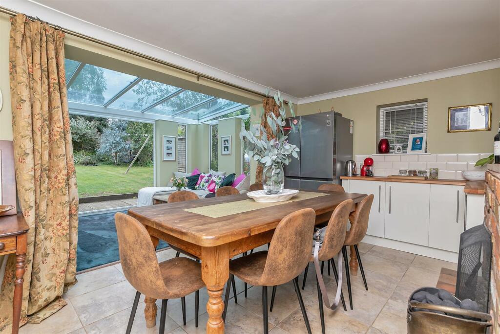 Additional image 9 of Roe Green Close, Hatfield