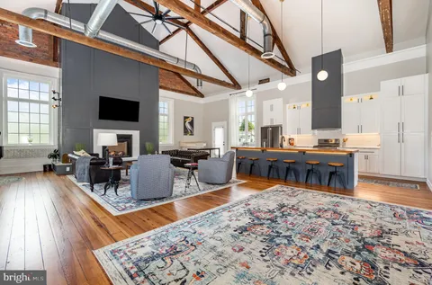 7169 Lincoln Way West W, Saint Thomas, PA 17252