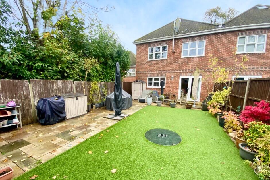 Additional image 14 of Bluebell Close, Park Street, St. Albans, Hertfordshire, AL2