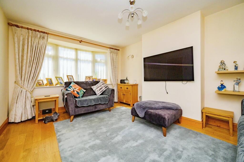 Additional image 18 of Chiswell Green Lane, St. Albans