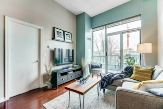 Additional image 2 of 16 Yonge Street