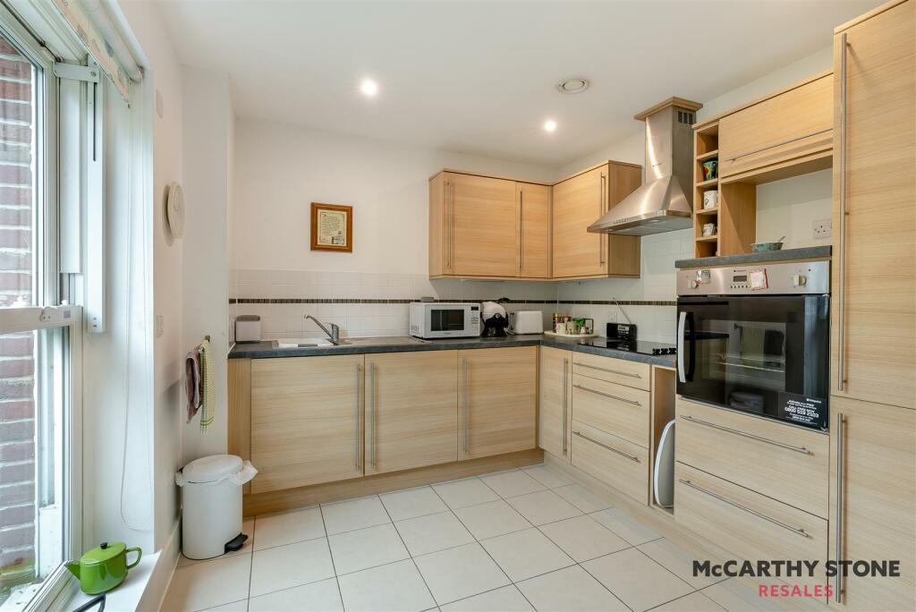 Additional image 6 of Peel Court, College Way, Welwyn Garden City, Hertfordshire, AL8 6DG