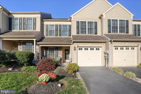 Property image - 705 Creekside Drive, Hummelstown, PA 17036