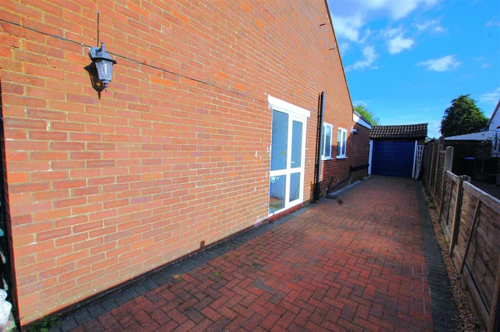 Additional image 19 of Pooleys Lane, Welham Green