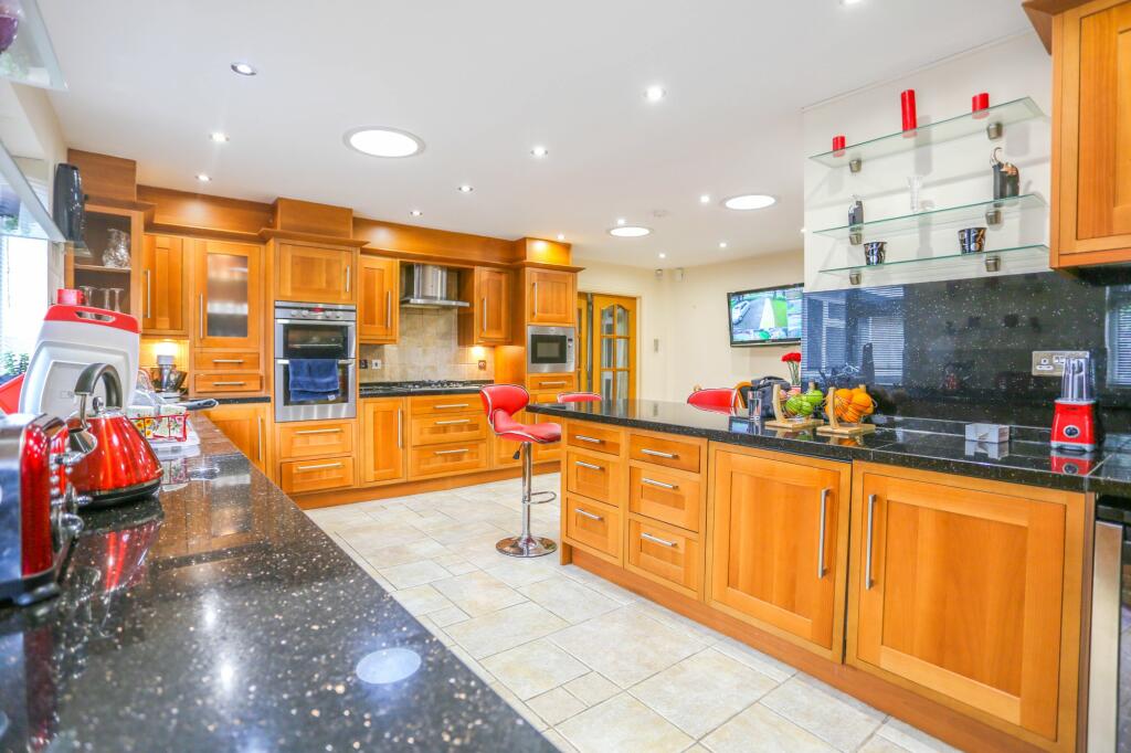 Additional image 7 of Antringham Gardens, Birmingham, West Midlands, B153QL