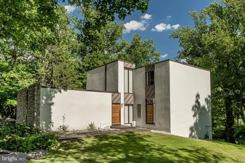 100 Rock Rose Lane, Wayne, PA 19087