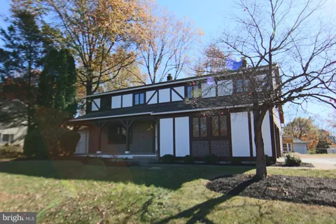 Primary image of 8 Mayapple Drive, Hummelstown, PA 17036