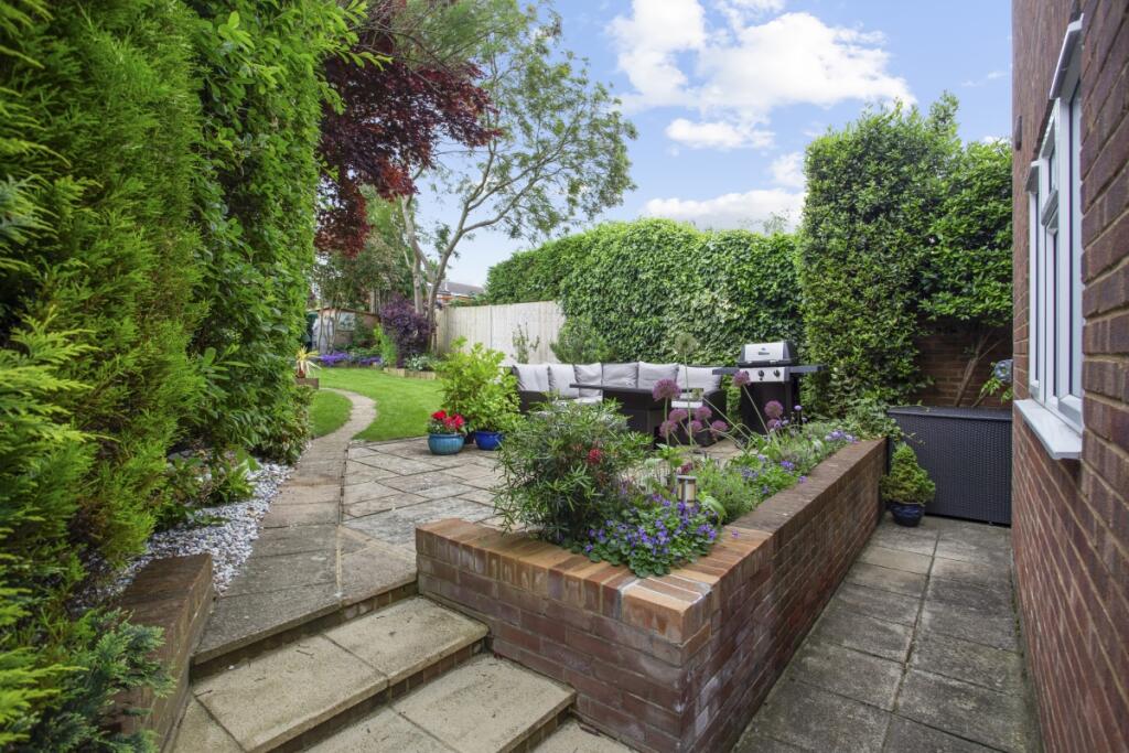 Additional image 21 of Parsons Close Flamstead AL3