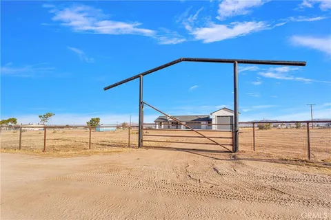 23145 Wren Street, Apple Valley, CA 92308