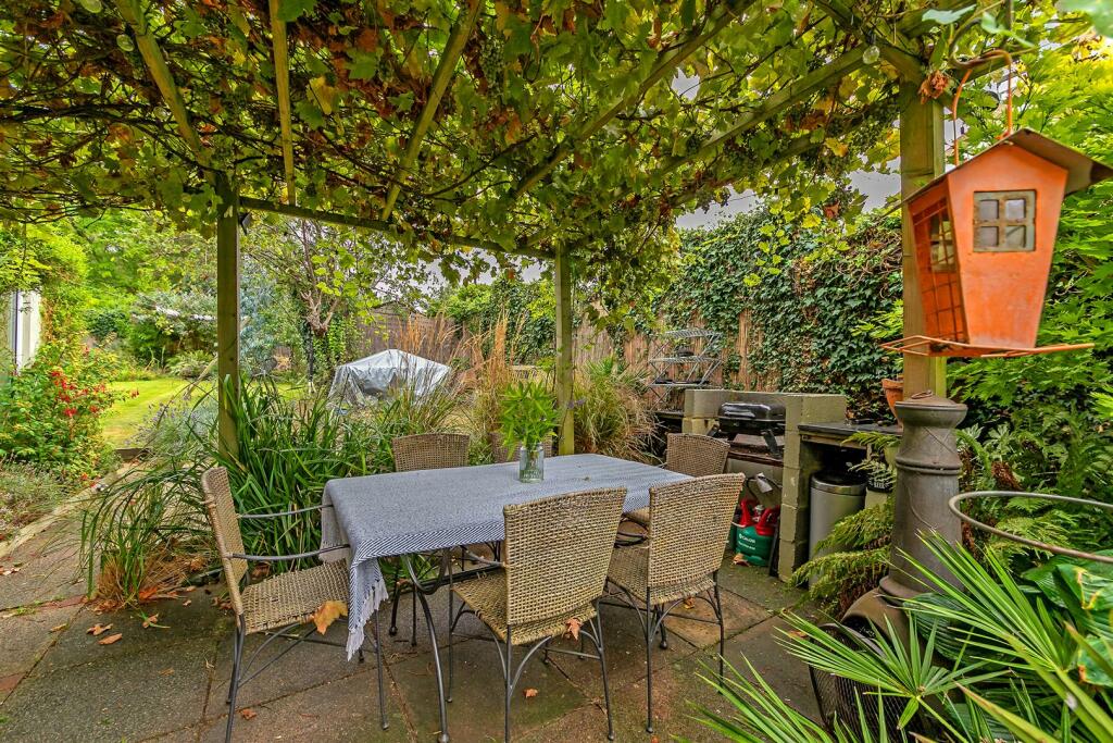 Additional image 33 of Roe Green Close, Hatfield