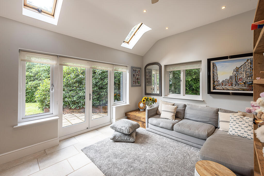 Additional image 10 of Holly Lane, Harpenden, AL5