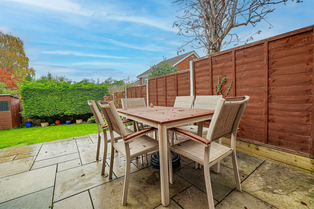 Additional image 31 of Broadstone Road, Harpenden, AL5