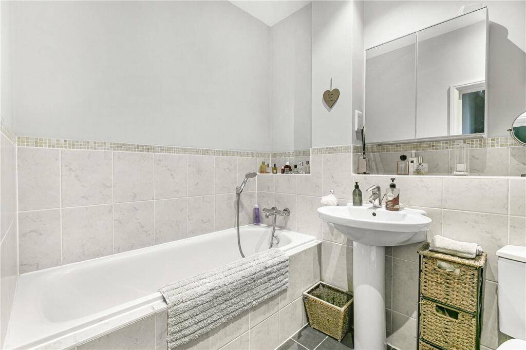 Additional image 17 of Beningfield Drive, Napsbury Park, St. Albans, Hertfordshire