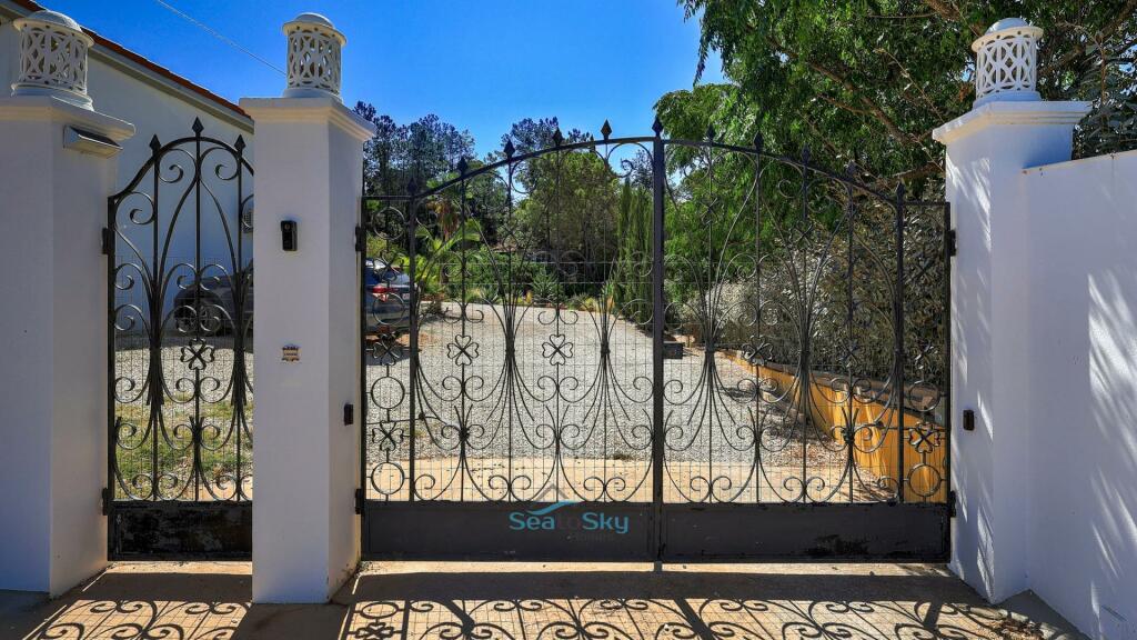 Additional image 2 of Algarve, Porches, Portugal
