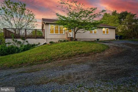 1061 Fredericks Grove Road, Lehighton, PA 18235