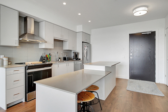 Additional image 3 of 50 Grand Ave S