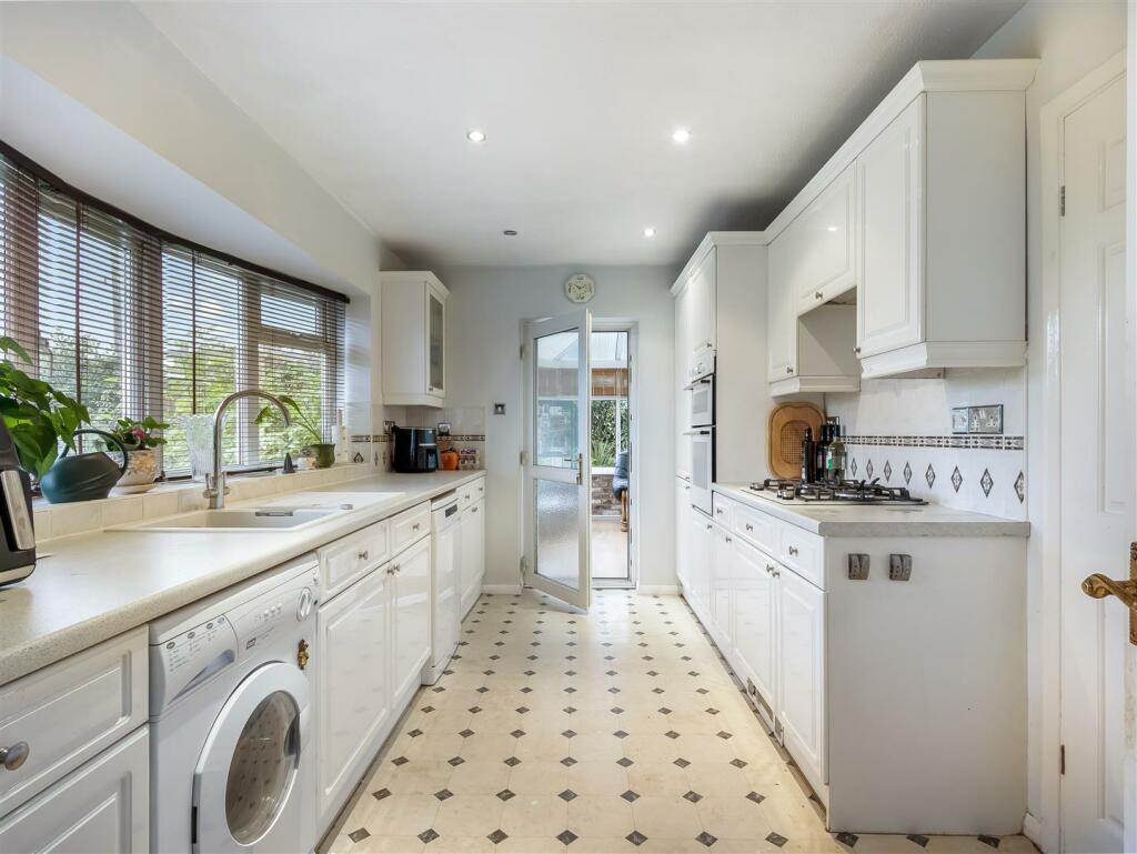 Additional image 5 of Bulls Lane, Welham Green