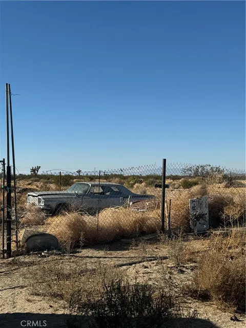 36901 165th Street E, Llano, CA 93544