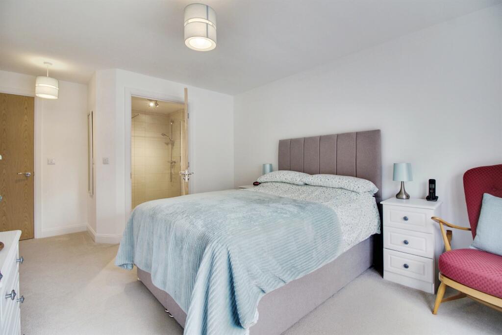 Additional image 8 of Great North Road, Hatfield