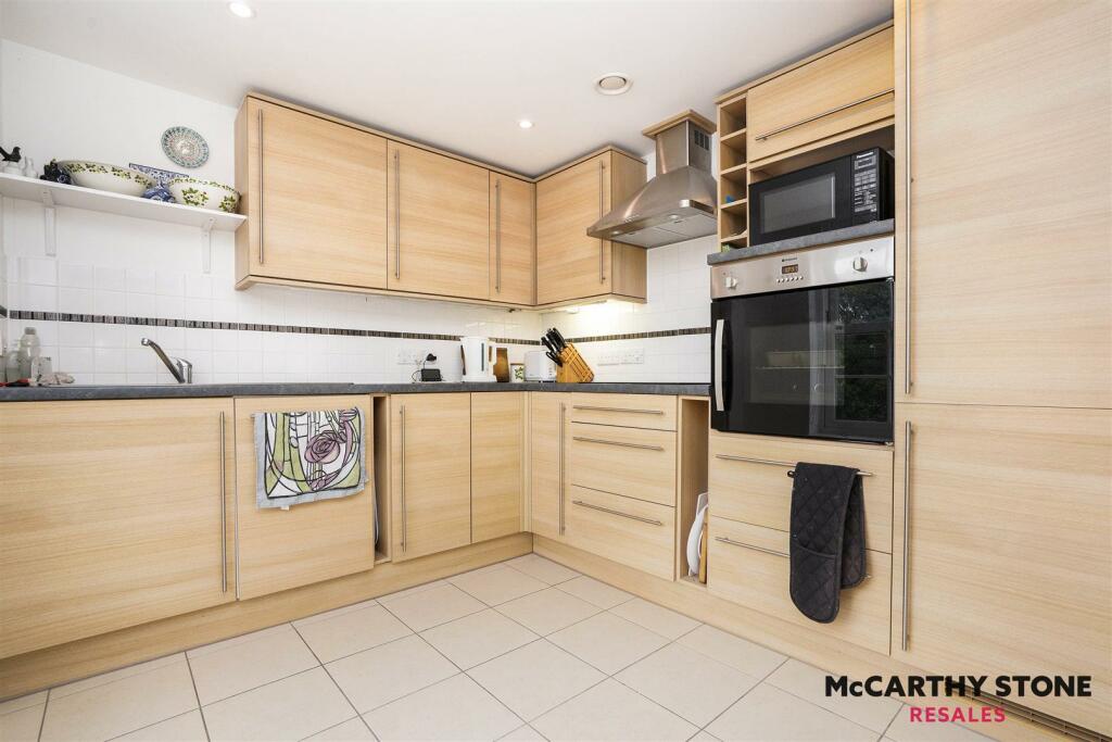 Additional image 9 of Peel Court, College Way, Welwyn Garden City, Hertfordshire, AL8 6DG
