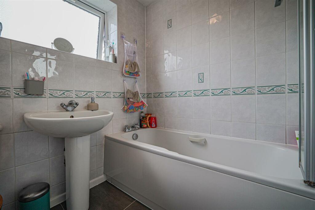 Additional image 22 of Broadstone Road, Harpenden, AL5