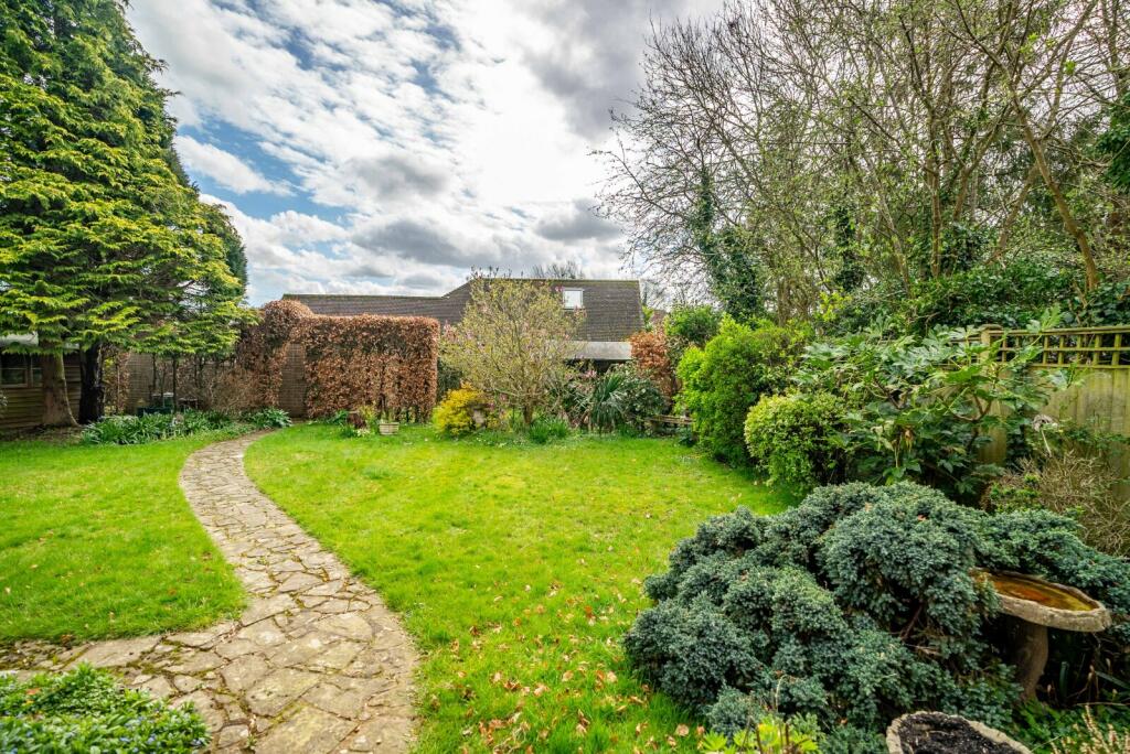 Additional image 9 of How Wood, Park Street, St. Albans, Hertfordshire, AL2