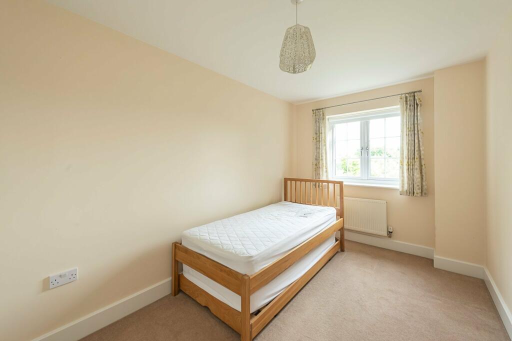 Additional image 8 of Mortimer Crescent, Kings Park, St. Albans, Hertfordshire, AL3