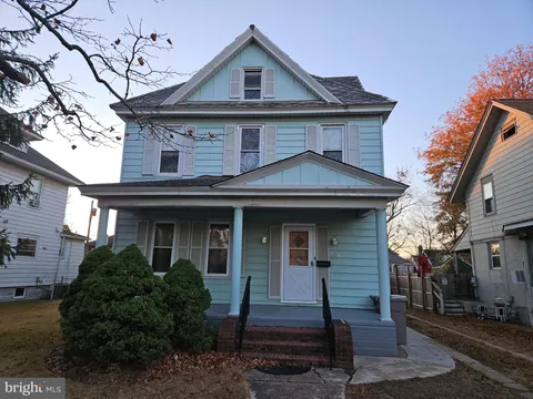 564 Beacon Avenue, Paulsboro, NJ 08066