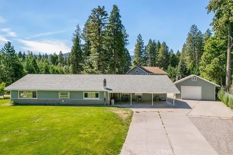 1231 W Scenic Drive, Mount Shasta, CA 96067