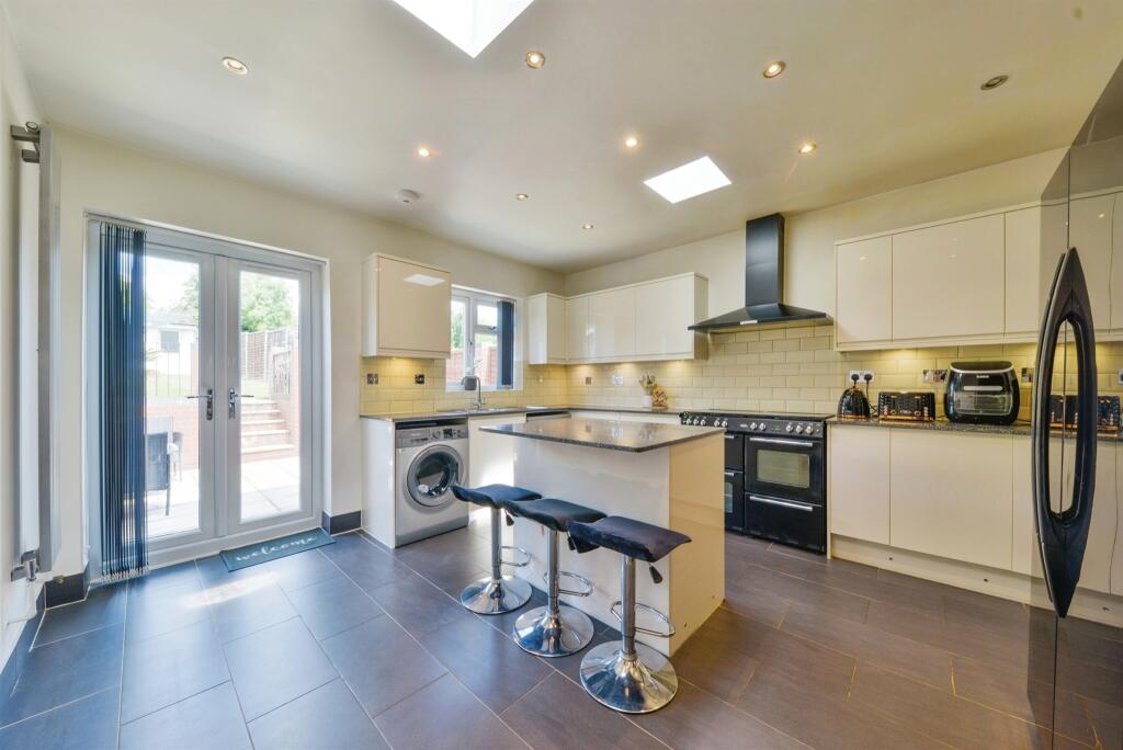 Additional image 9 of Howland Garth, ST. ALBANS