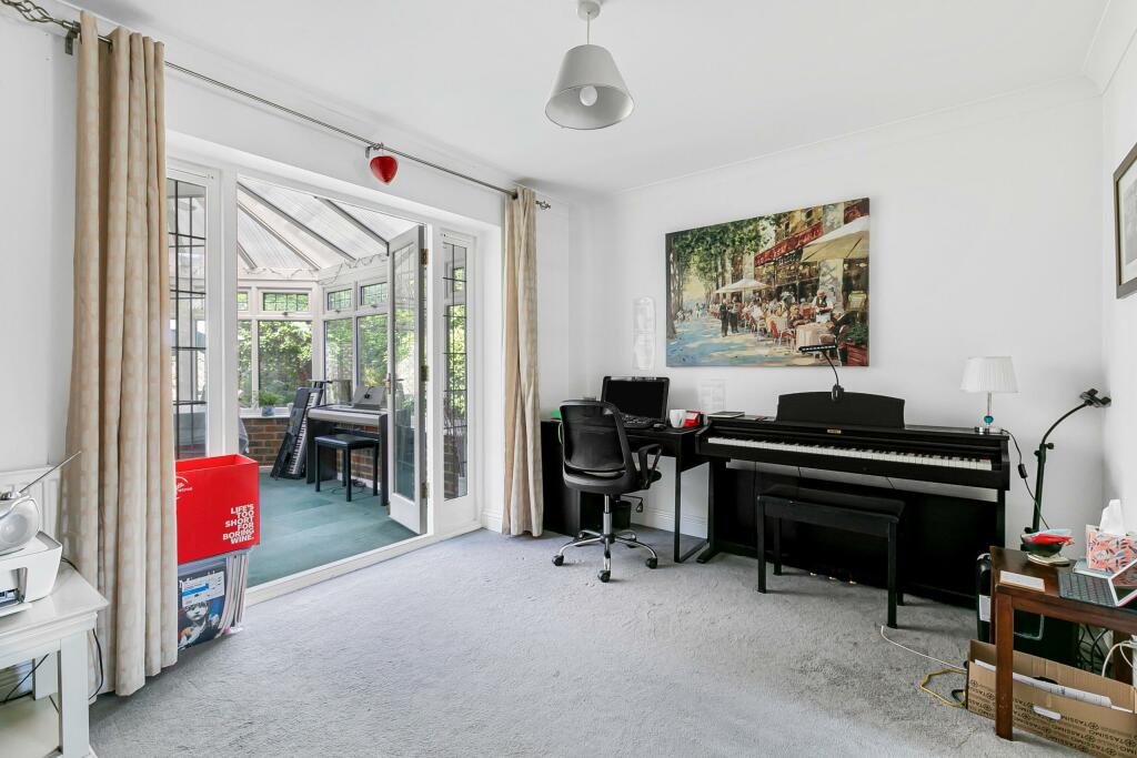 Additional image 12 of Laburnum Grove, Chiswell Green, AL2