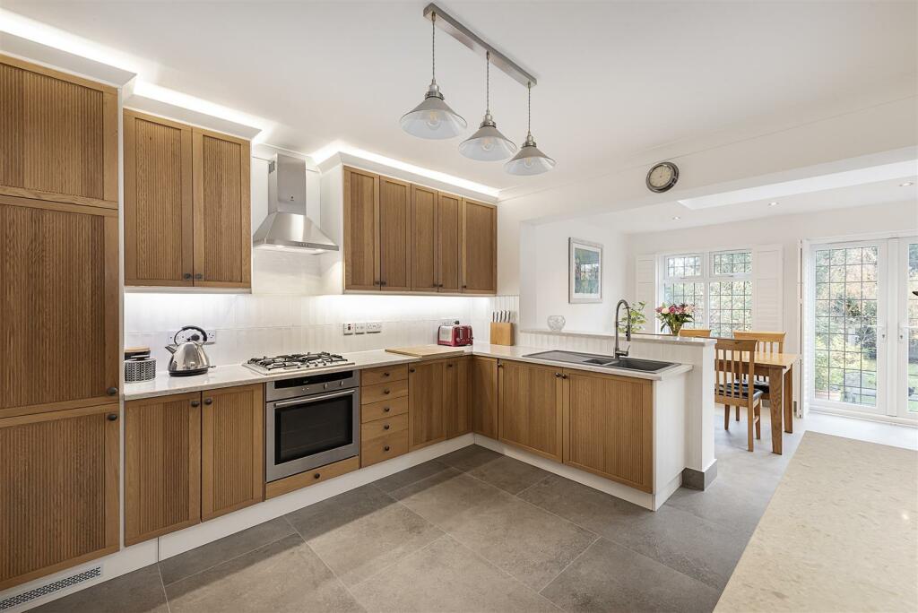 Additional image 13 of Cross Way, Harpenden