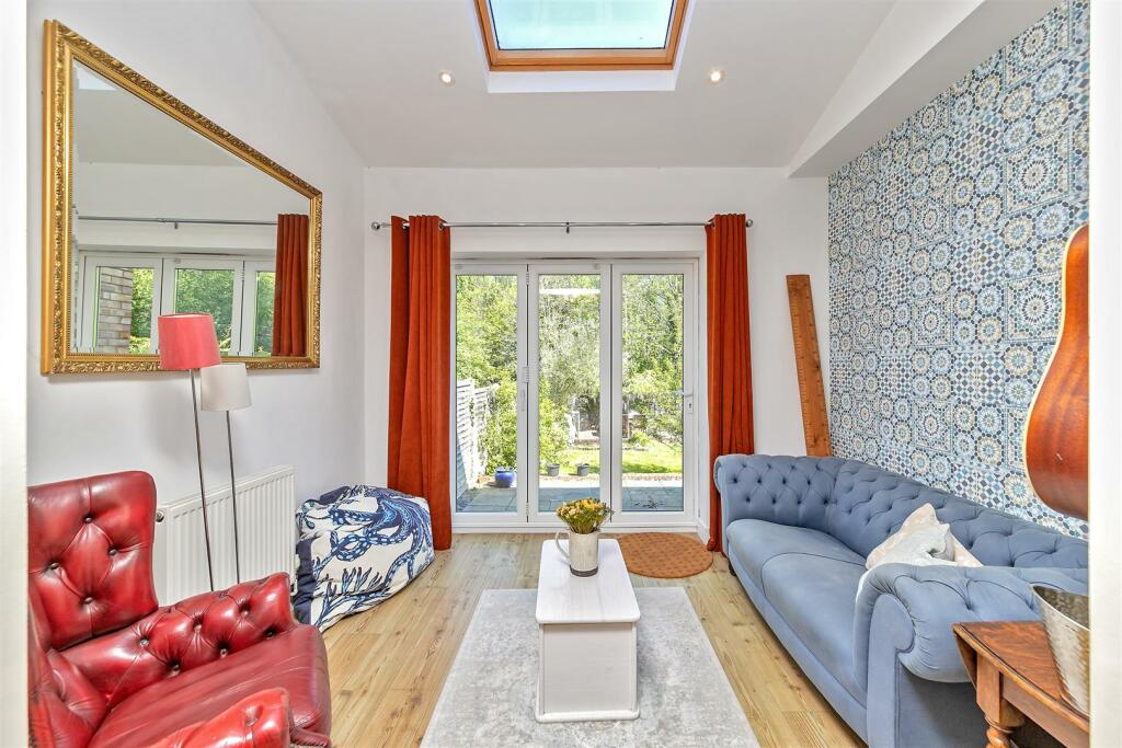 Additional image 10 of Pemberton Close, St. Albans