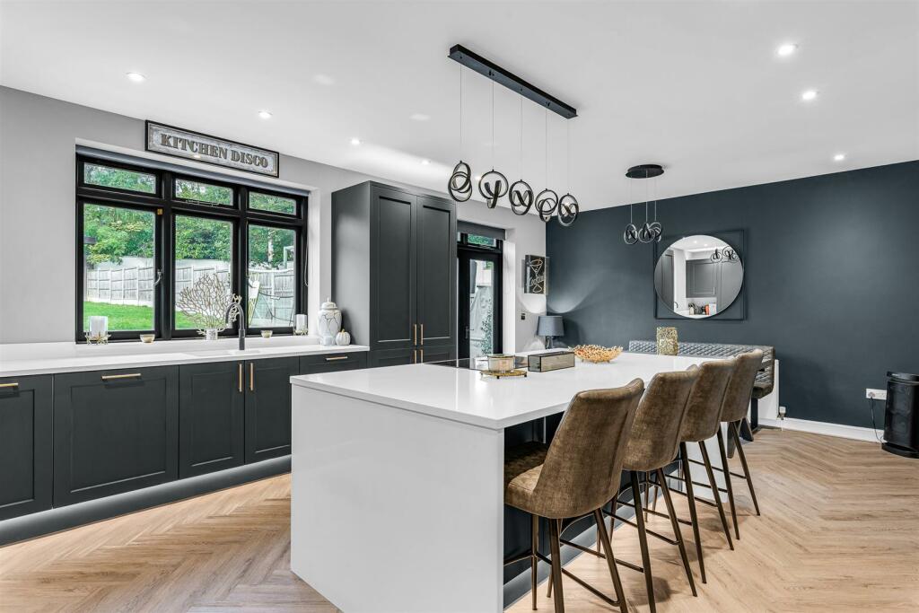 Additional image 12 of Canonsfield Road, Welwyn