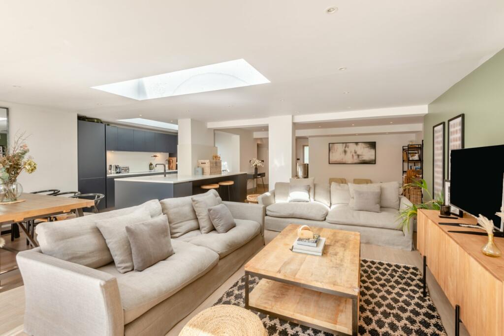 Additional image 37 of Batchwood Drive, St. Albans, Hertfordshire